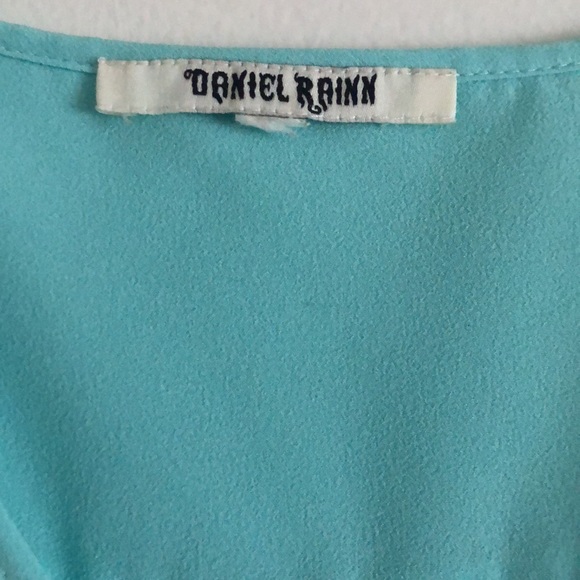 Sky blue blouse - Picture 2 of 2